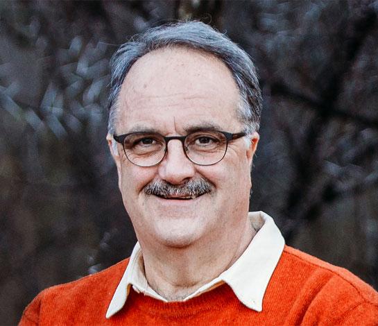 Dr-Efraim-vd-Walt-image-about2